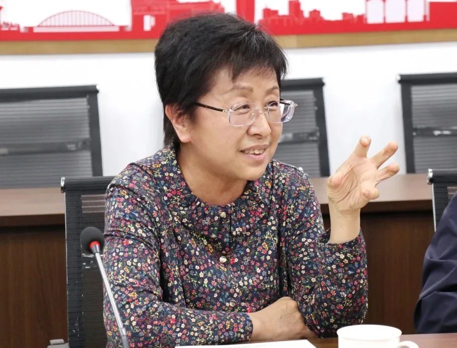 中價協(xié)、省造價站及協(xié)會、市造價站及協(xié)會領(lǐng)導(dǎo)一行蒞臨科信調(diào)研指導(dǎo)工作