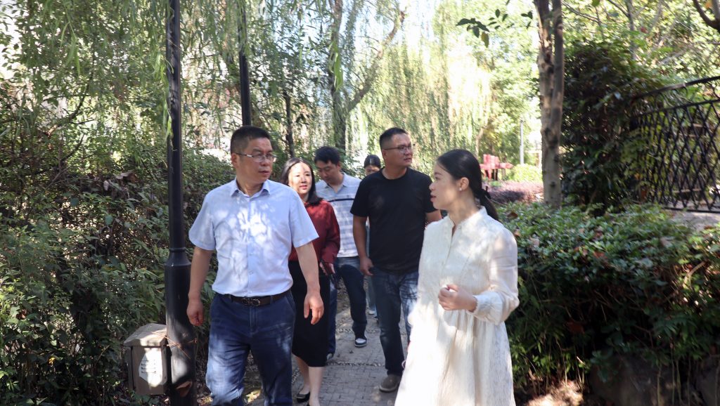 關(guān)愛(ài)老人 “益”起同行 | 科信黨支部赴明珠社區(qū)開(kāi)展“夕陽(yáng)驛站”志愿服務(wù)