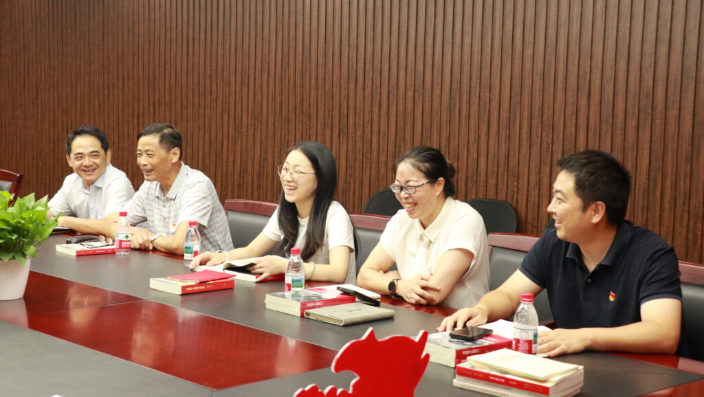 迎七一讀經典 聯(lián)建聚合力 | 科信聯(lián)合黨支部與新暉社區(qū)黨委共赴紅色書香之約