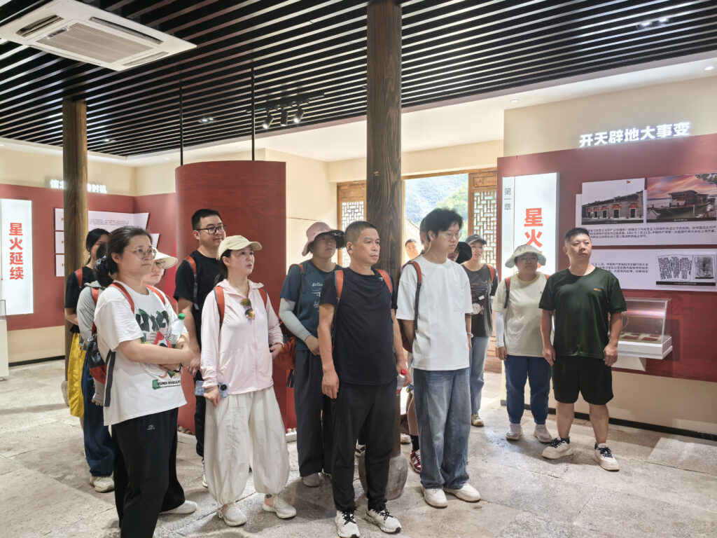 追尋紅色印記，汲取奮進(jìn)力量 —— 科信聯(lián)合黨支部“循跡溯源學(xué)思想促踐行”主題黨日活動(dòng)圓滿舉行